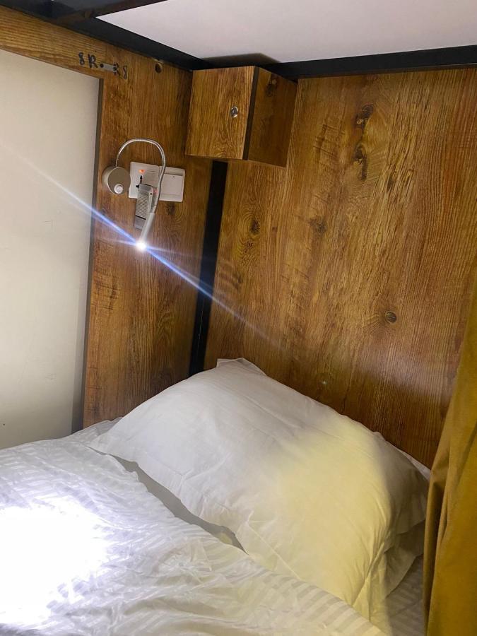 Lunar Hostel Plus Dubaj Kültér fotó