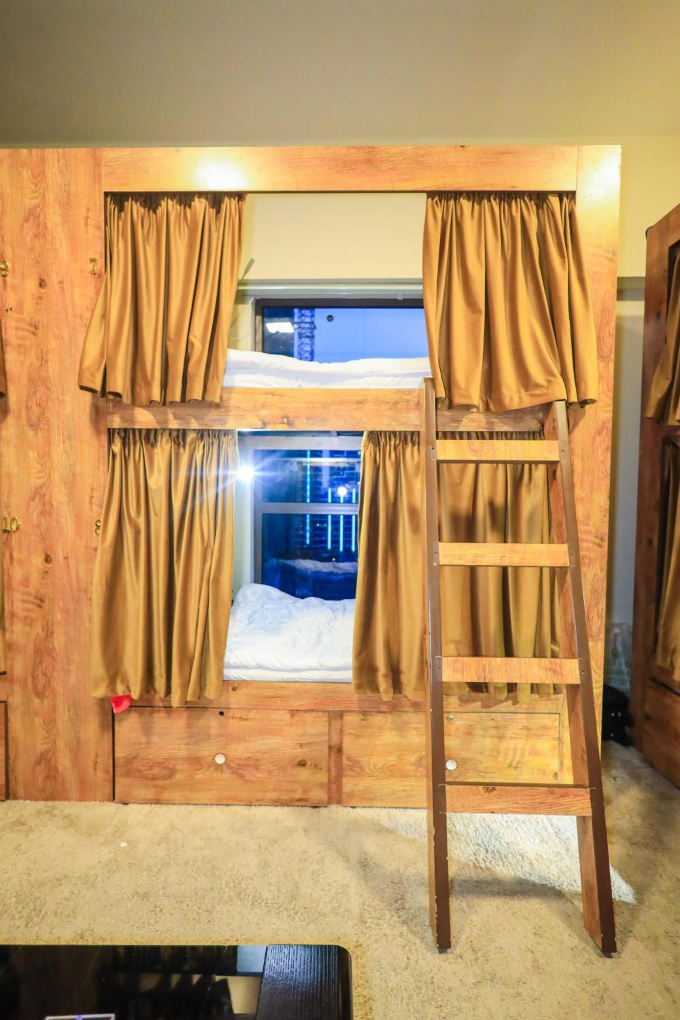 Lunar Hostel Plus Dubaj Kültér fotó