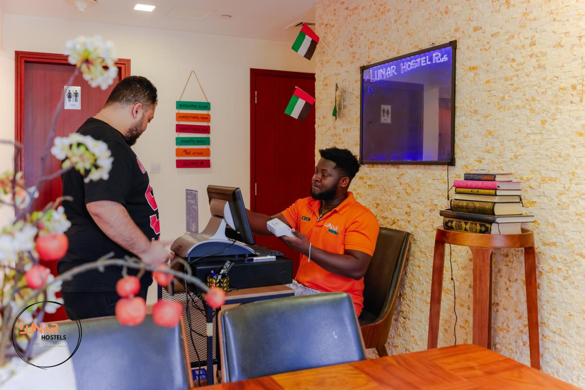 Lunar Hostel Plus Dubaj Kültér fotó